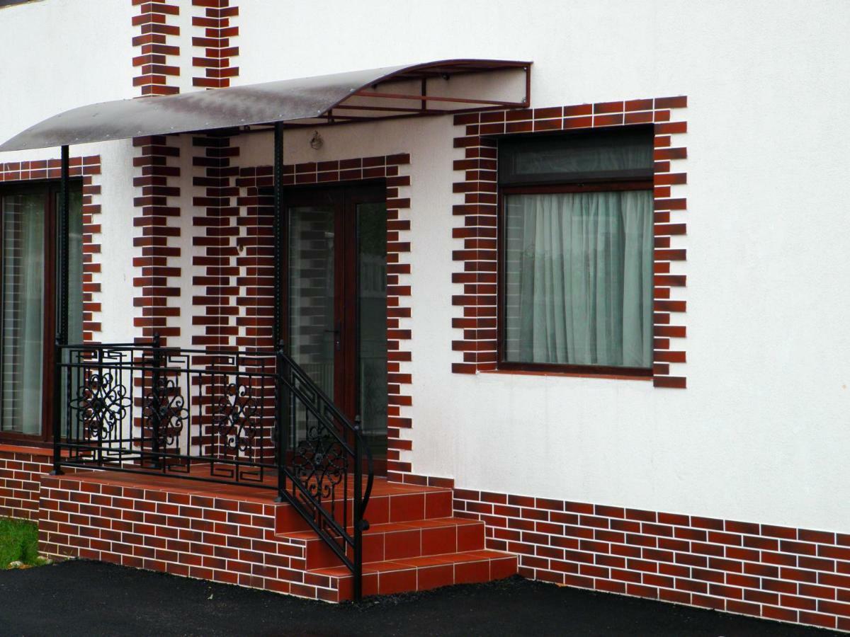 Pensiunea Platinum Târgu Jiu Exteriör bild