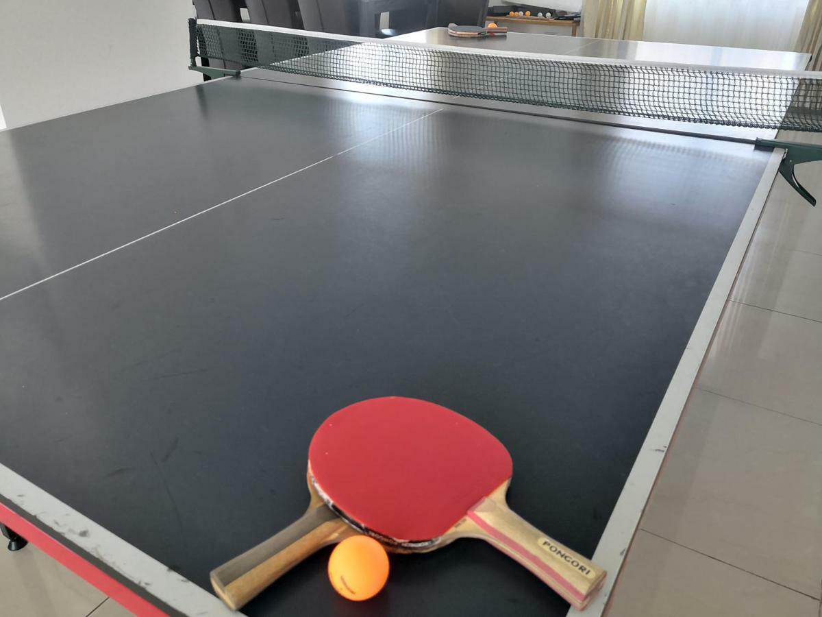 Pensiunea Platinum Târgu Jiu Exteriör bild