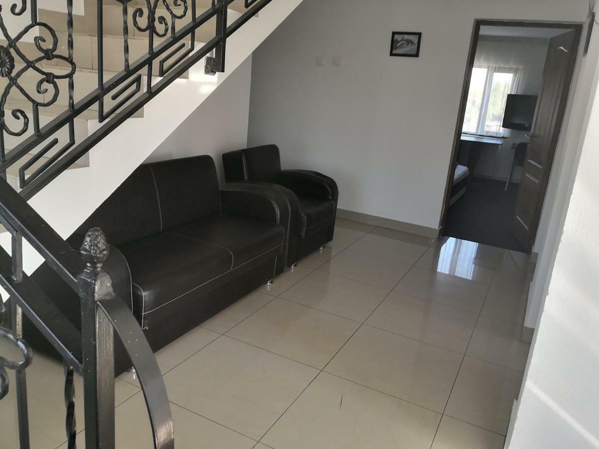 Pensiunea Platinum Târgu Jiu Exteriör bild